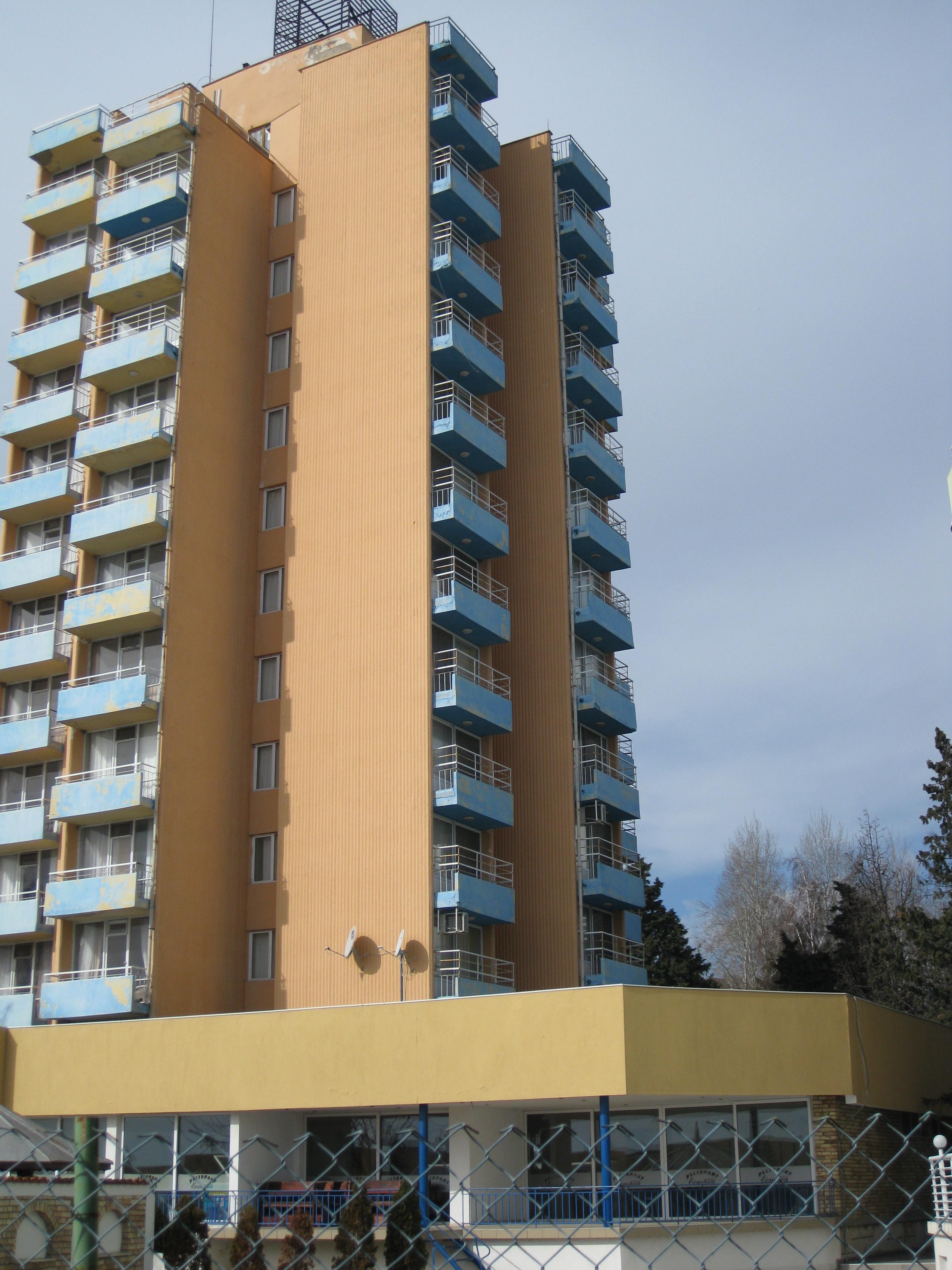 Завършени жилищни обекти — 87