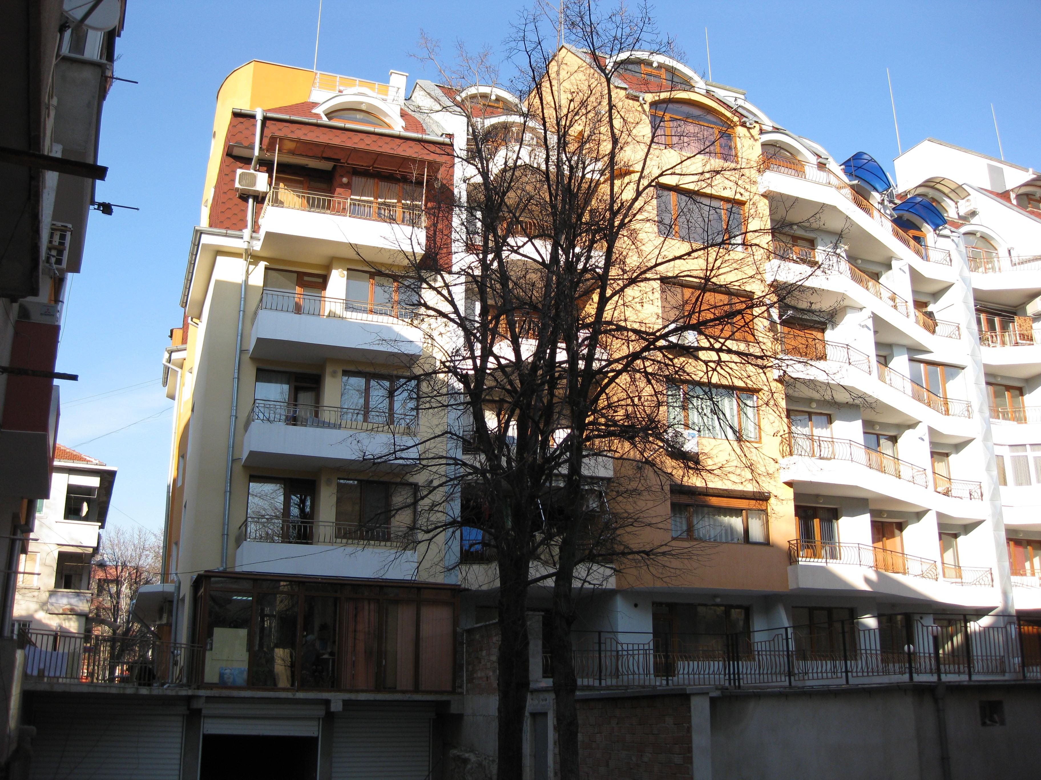 Завършени жилищни обекти — 52