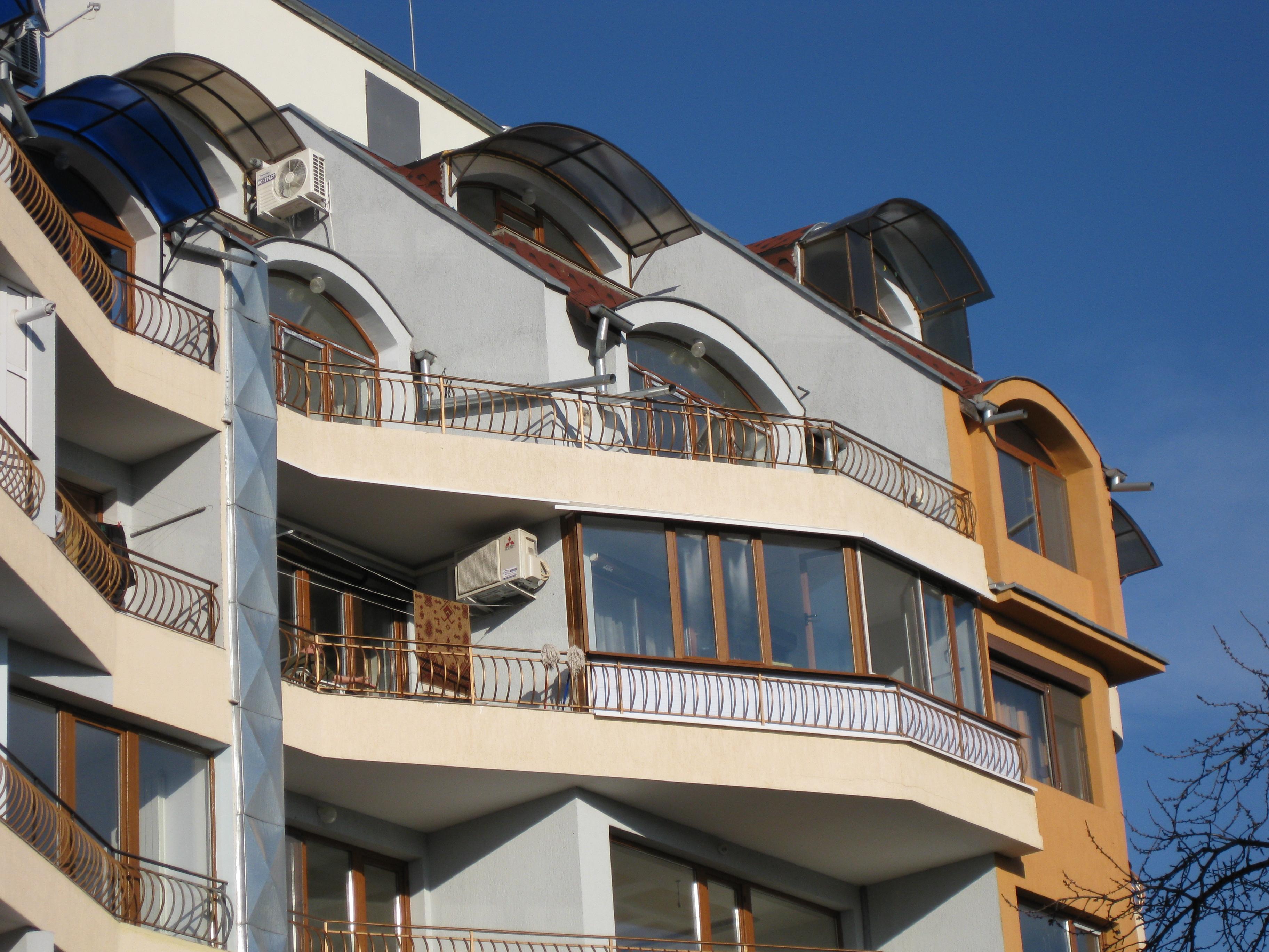 Завършени жилищни обекти — 54