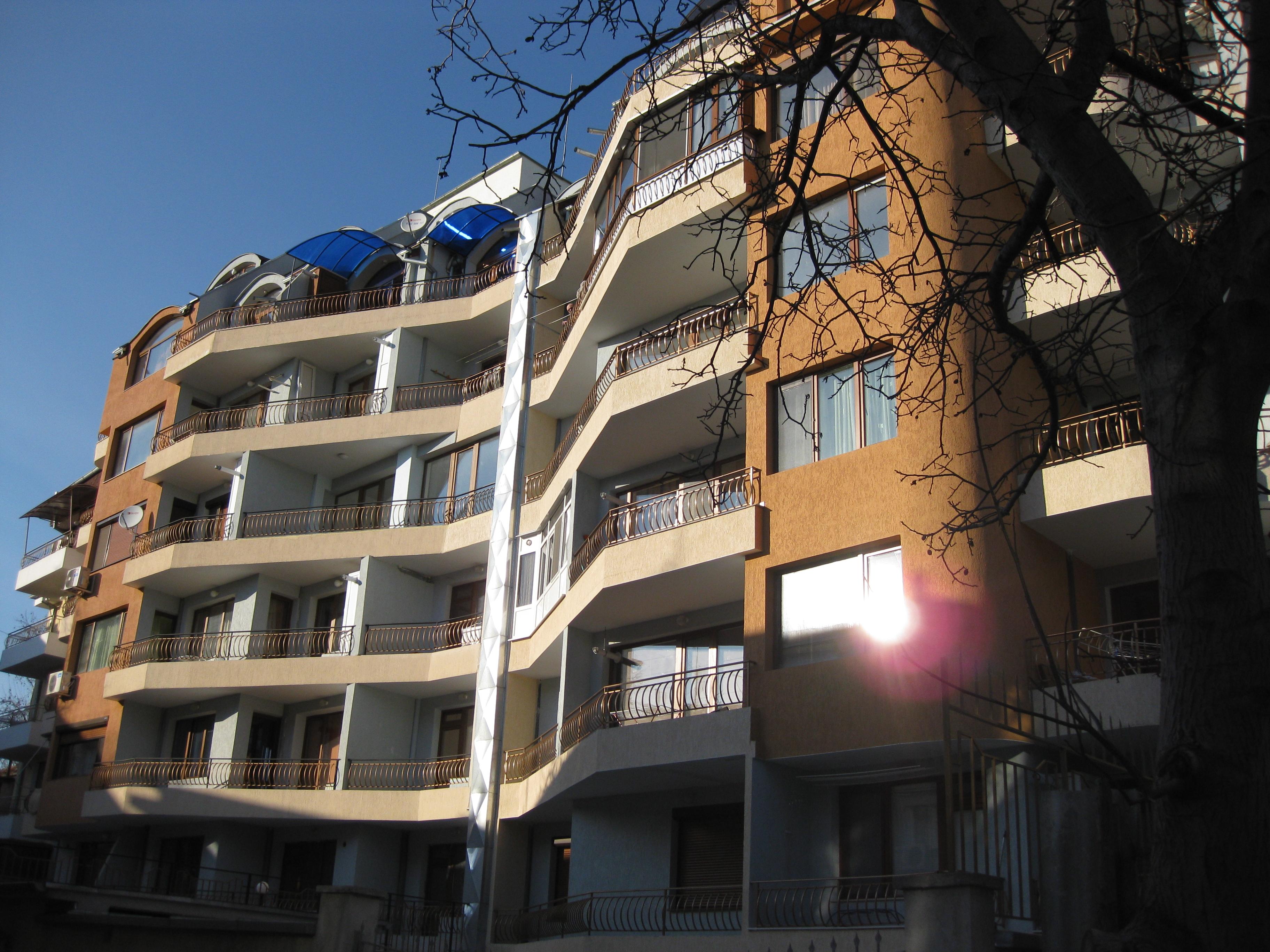 Завършени жилищни обекти — 108