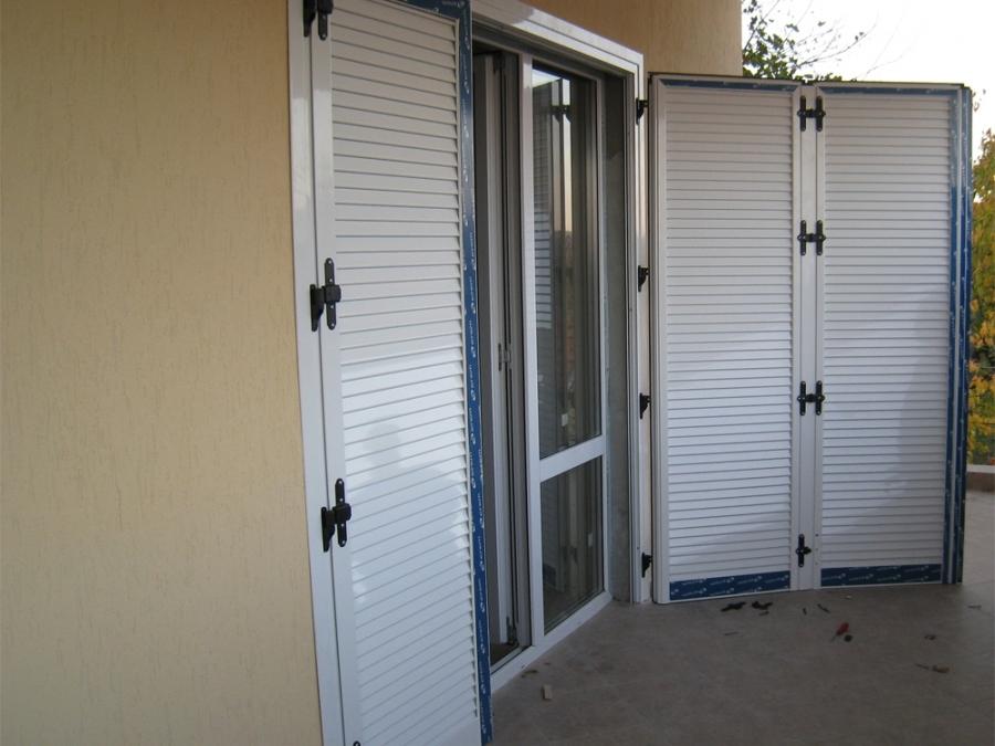 Охранителни ролетки